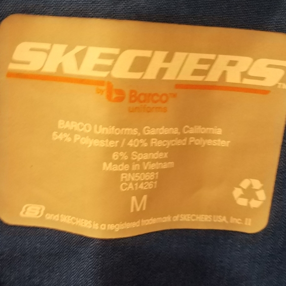 Sketchers scrub top - Picture 5 of 5